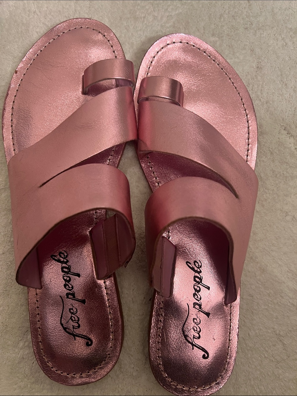 FREE PEOPLE Abilene Slides
Sandals PINK METALLIC LEATHER Toe Loop Flats 40/9 - Picture 3 of 5